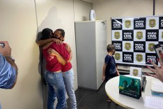 Polícia Civil promove encontro de irmãs que nunca haviam se visto